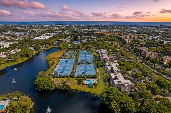 Foto del edificio - 825 Egret Cir