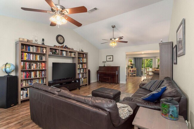 Foto del edificio - 511 Oak Ave