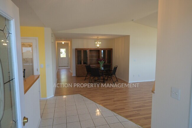 Foto del edificio - 3 bed 2 bath in Emerald Highlands, Sequim