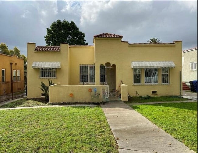 Building Photo - 3520 W 59th Pl
