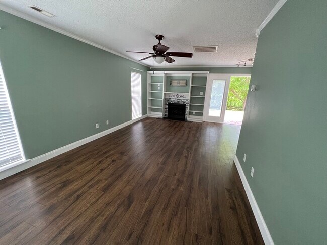 Foto del edificio - 176 W Walnut Ave