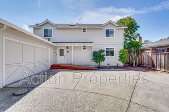 Building Photo - 3806 Century Dr