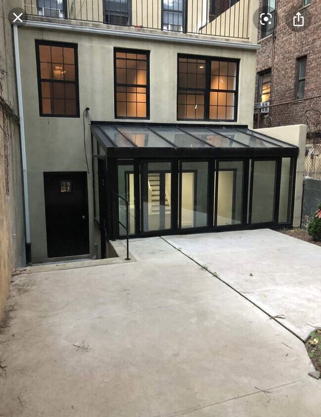 Fotografía del edificio - 322 E 79th St