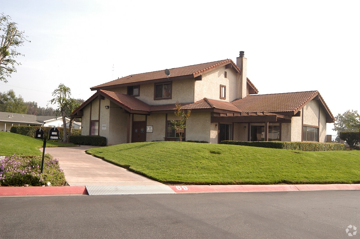 Mountain View Estates Apartments in Upland, CA
