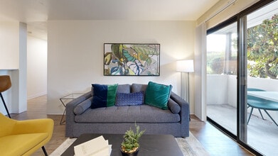 Interior Photo - Crown Pointe