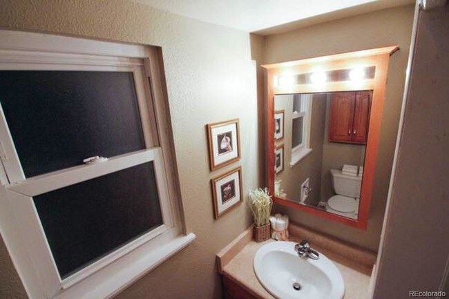 Foto del edificio - 8739 E Roundtree Ave