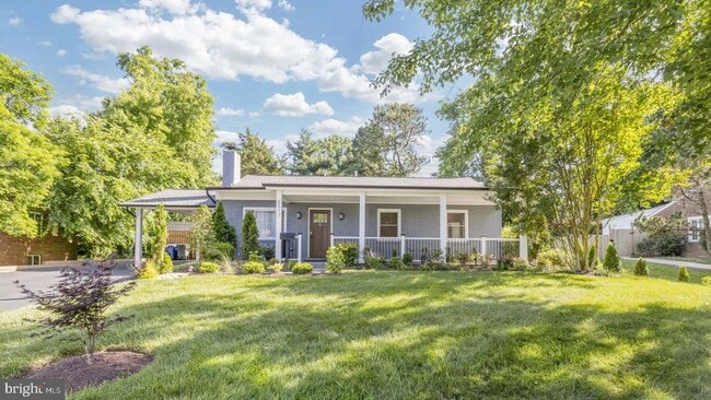 Building Photo - 6317 Everglades Dr