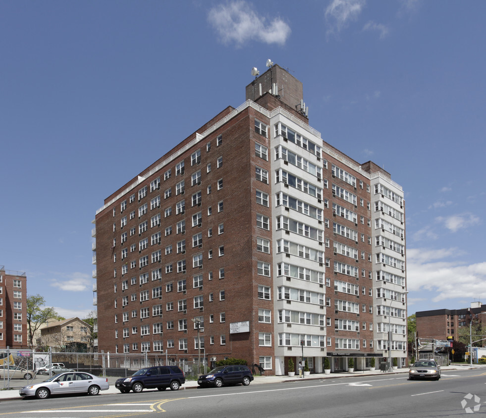 Primary Photo - Park Towers East Apartments