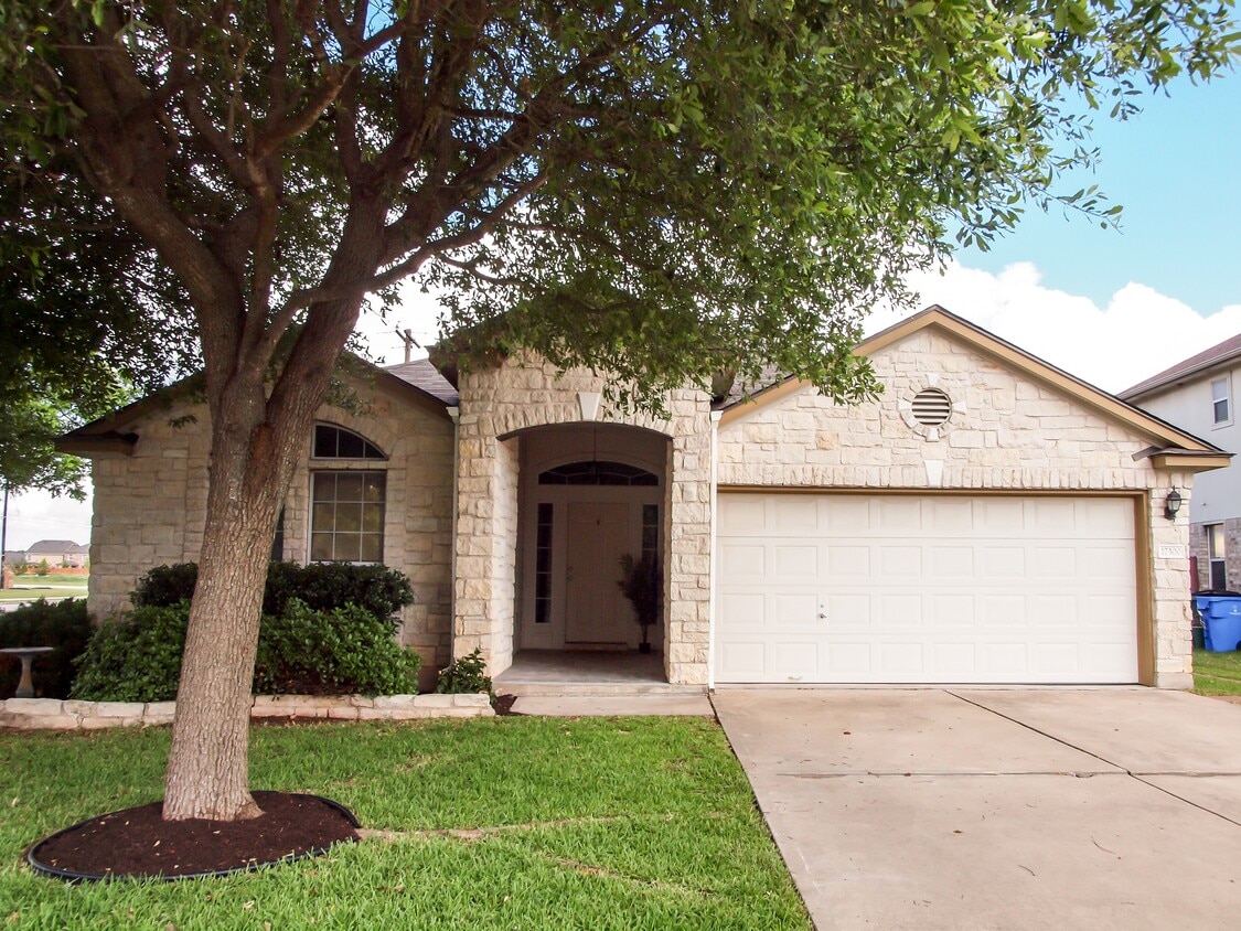 Primary Photo - 17300 Zola Ln