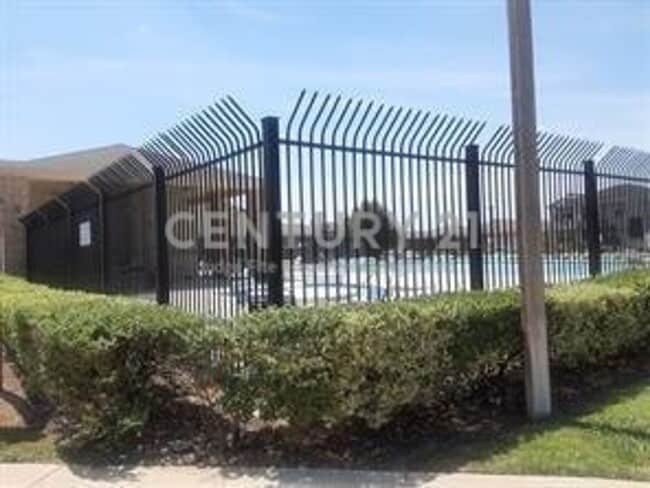 Photo - Wonderful 3/2/2 in CROWLEY ISD For Rent! House