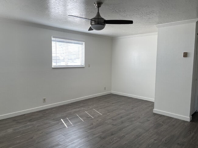 Building Photo - 510 E 500 S