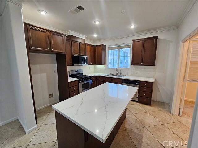 Foto del edificio - 20 Preston Ln