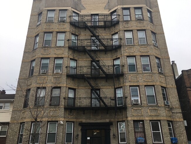 Building Photo - 220 51st St