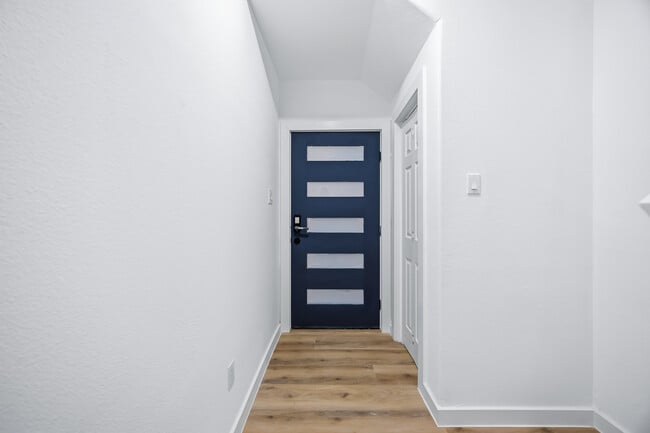 Building Photo - 9318 Sundown Dr