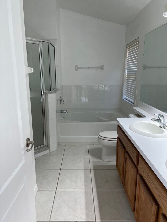 Foto del edificio - 4 Bedroom 3 Bath Single Family Home