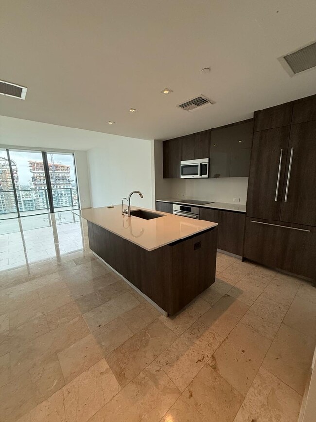 Building Photo - 68 SE 6th St