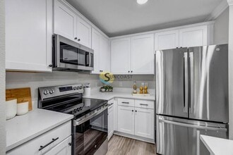 Building Photo - 1522 Yelford Cir