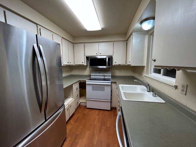 Foto del edificio - 5952 Longdin Rd