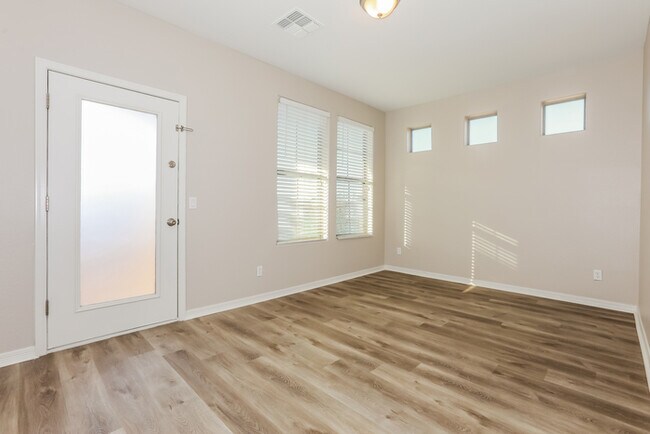 Building Photo - 3147 S Joshua Tree Ln