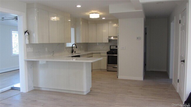 Building Photo - 367 Columbus Pkwy