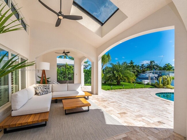 2118 NE 15th St photo'