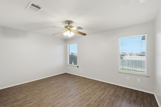 Foto del edificio - 13516 Lyndon B Johnson St