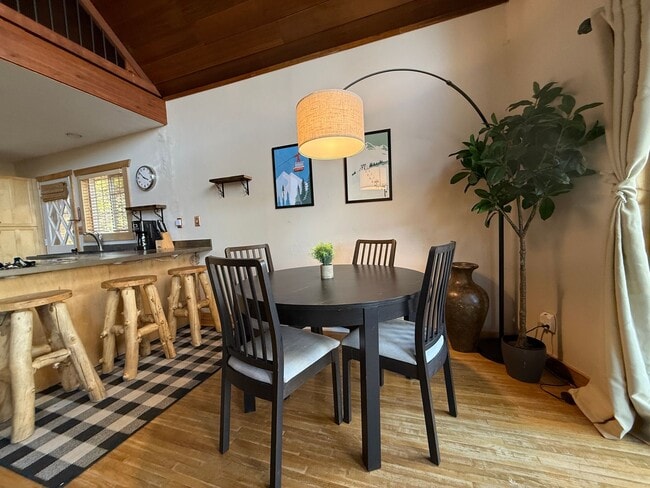 Building Photo - Stunning Fairplay Cabin available now!