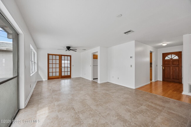 Building Photo - 5320 Sandra Dr