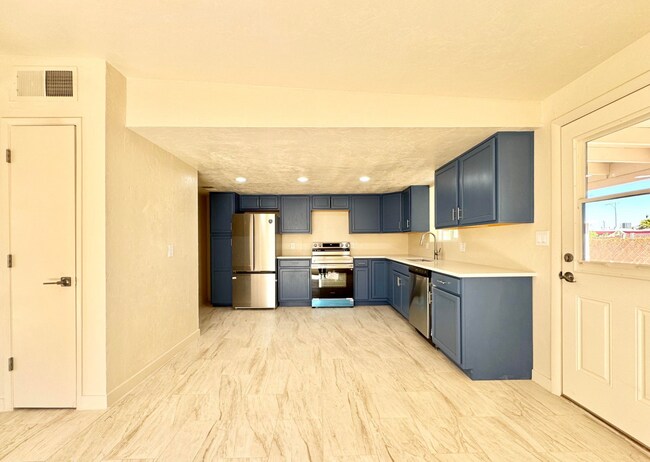 Building Photo - 4BR/2BA/2CP, 1698 sq.ft. rental in Sierra ...