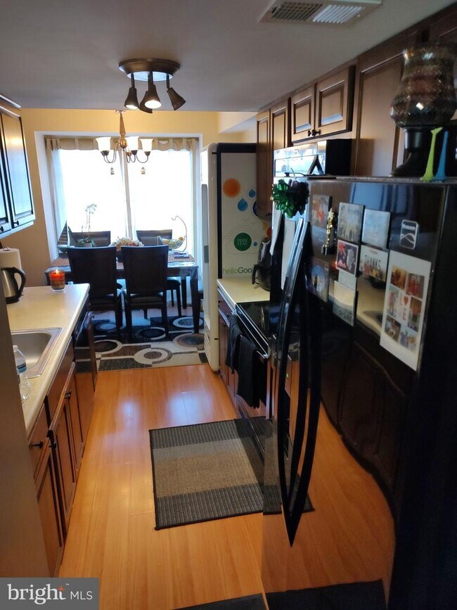 Foto del edificio - 9226 Weathervane Pl