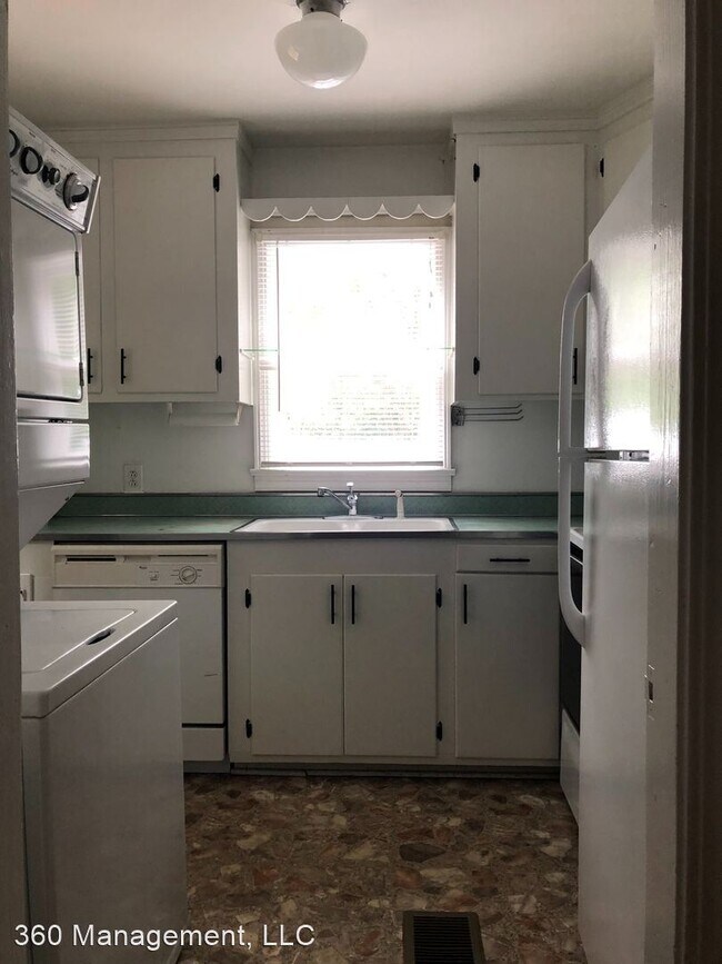 Building Photo - 2 br, 1 bath House - 641 E. Glenn Ave