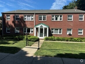 Building Photo - 143 Laurel Ave