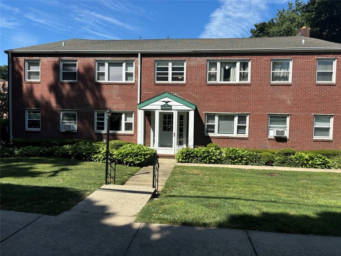 Primary Photo - 143 Laurel Ave