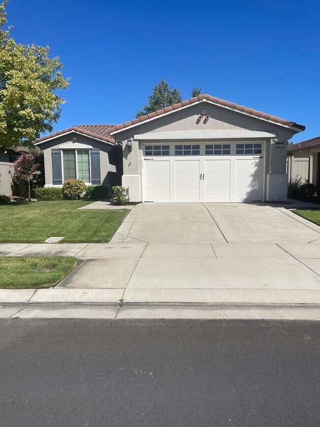 Building Photo - 2331 Pepper Tree Ln