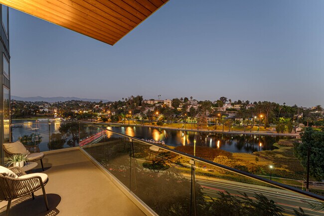 Foto del edificio - 614 Belmont Ave