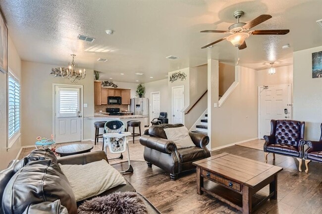 Foto del edificio - 1629 Kings Glen Ln