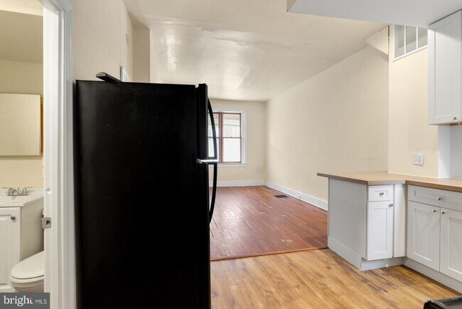 Foto del edificio - 5147 Hazel Ave