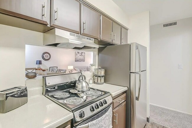 Kitchen - Hightower Apartments