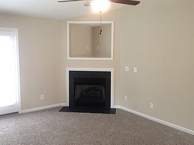 Foto del edificio - 770 Peachtree Meadows Cir