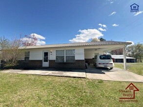 Building Photo - 506 Davis St