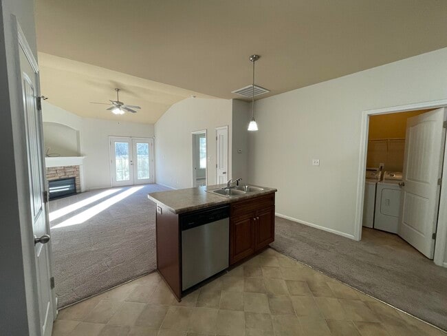 Building Photo - 518 Scenic Dr