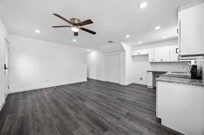 Foto del edificio - 2320 Wavell St