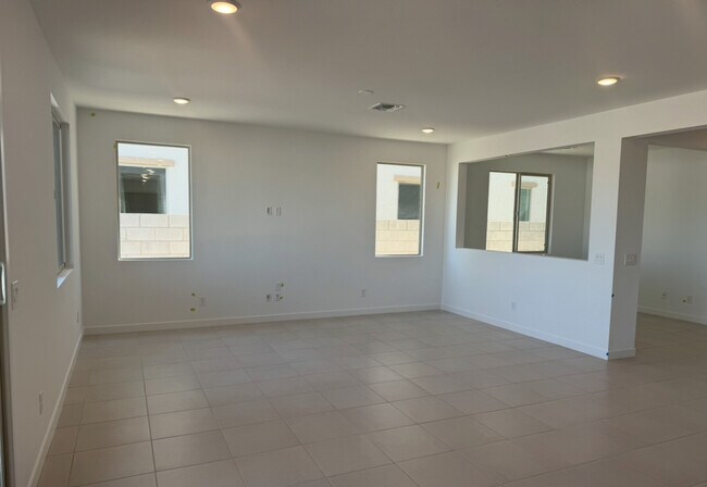 Foto del edificio - 23406 W Winslow Ave