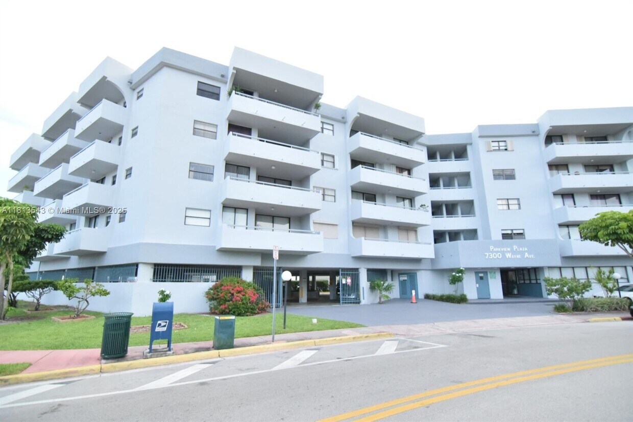 Foto principal - 7300 Wayne Ave