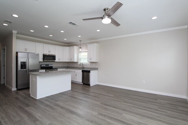 Foto del edificio - Spacious 3BR/2BA Home with Move-In Special...