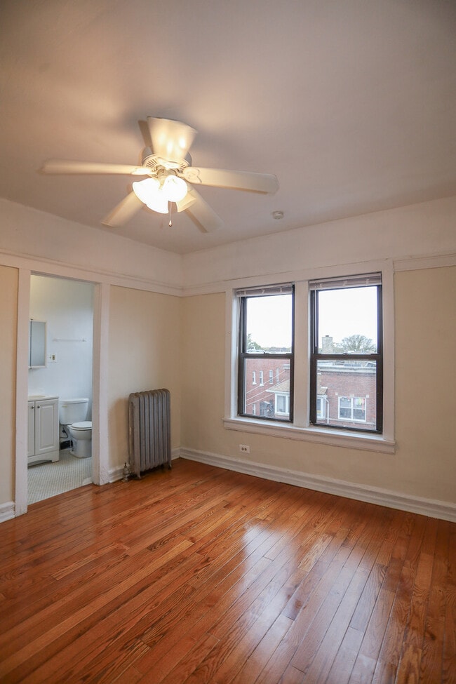 Foto del edificio - 7455 N Greenview Ave