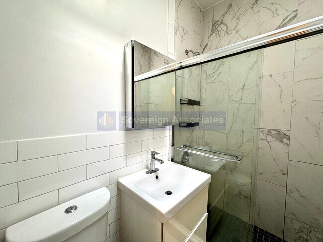 Foto del edificio - 156 E 85th St