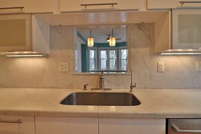 Building Photo - 84 Tremont St