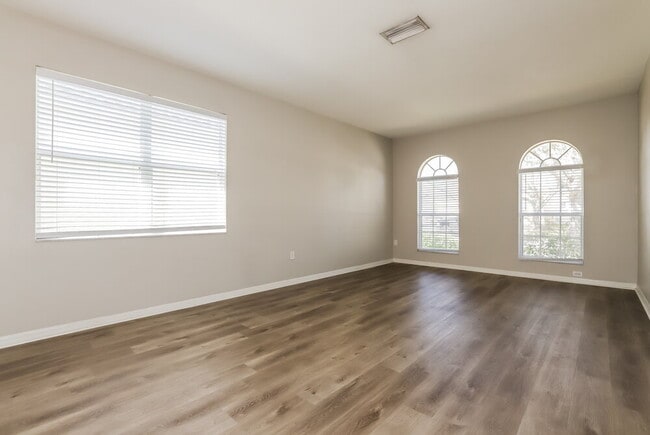 Foto del edificio - 427 Fern Gulley Dr