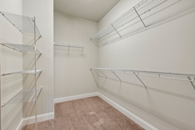 Foto del edificio - Nice 4 bedroom home with fenced yard